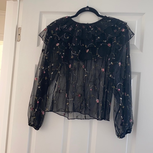 Zara Tops - Zara ruffle blouse